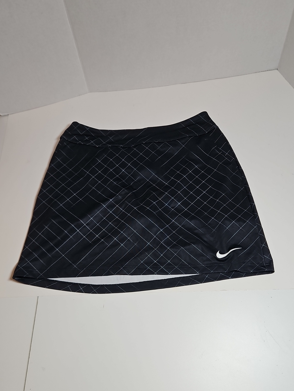 Nike XS Women’s Black Skort with White Grid and Swoosh